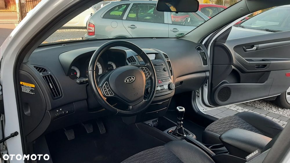 Kia ProCeed - 8