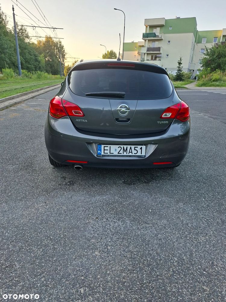 Opel Astra 1.4 T Cosmo - 4