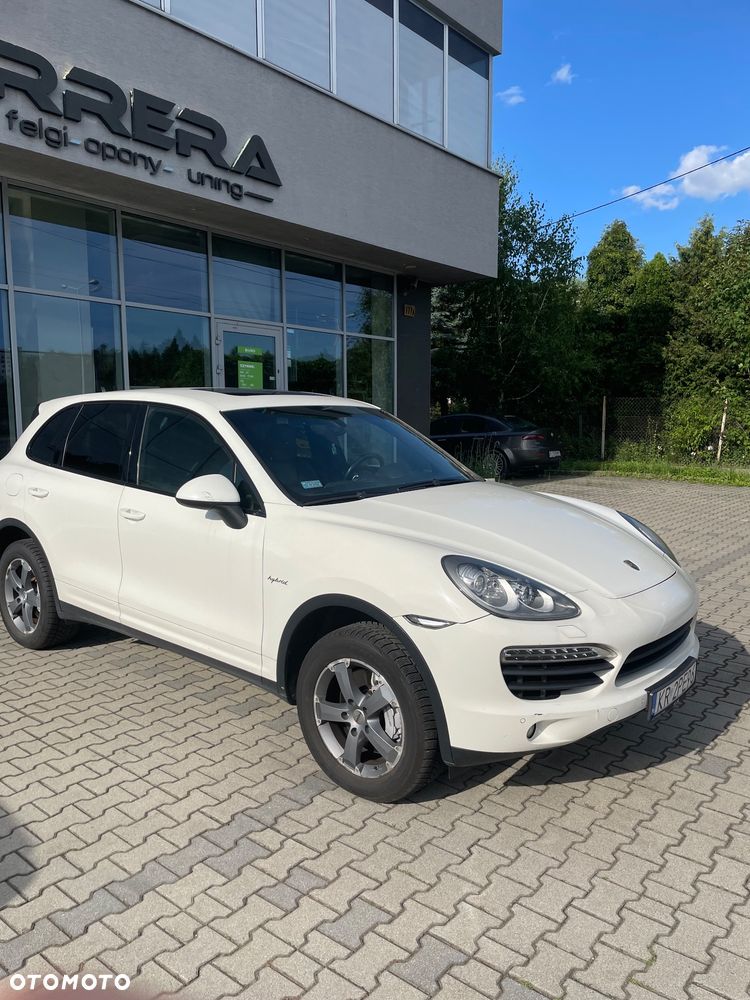 Porsche Cayenne - 1
