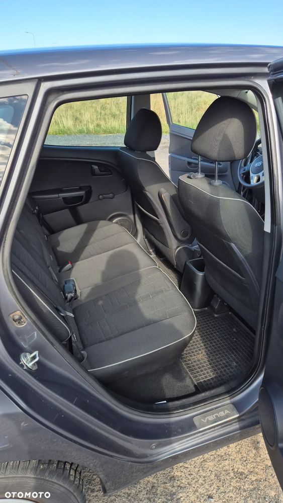 Kia Venga - 16