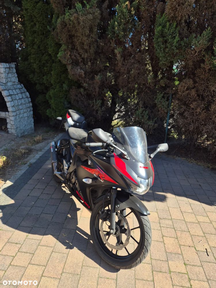 Suzuki GSX - 23