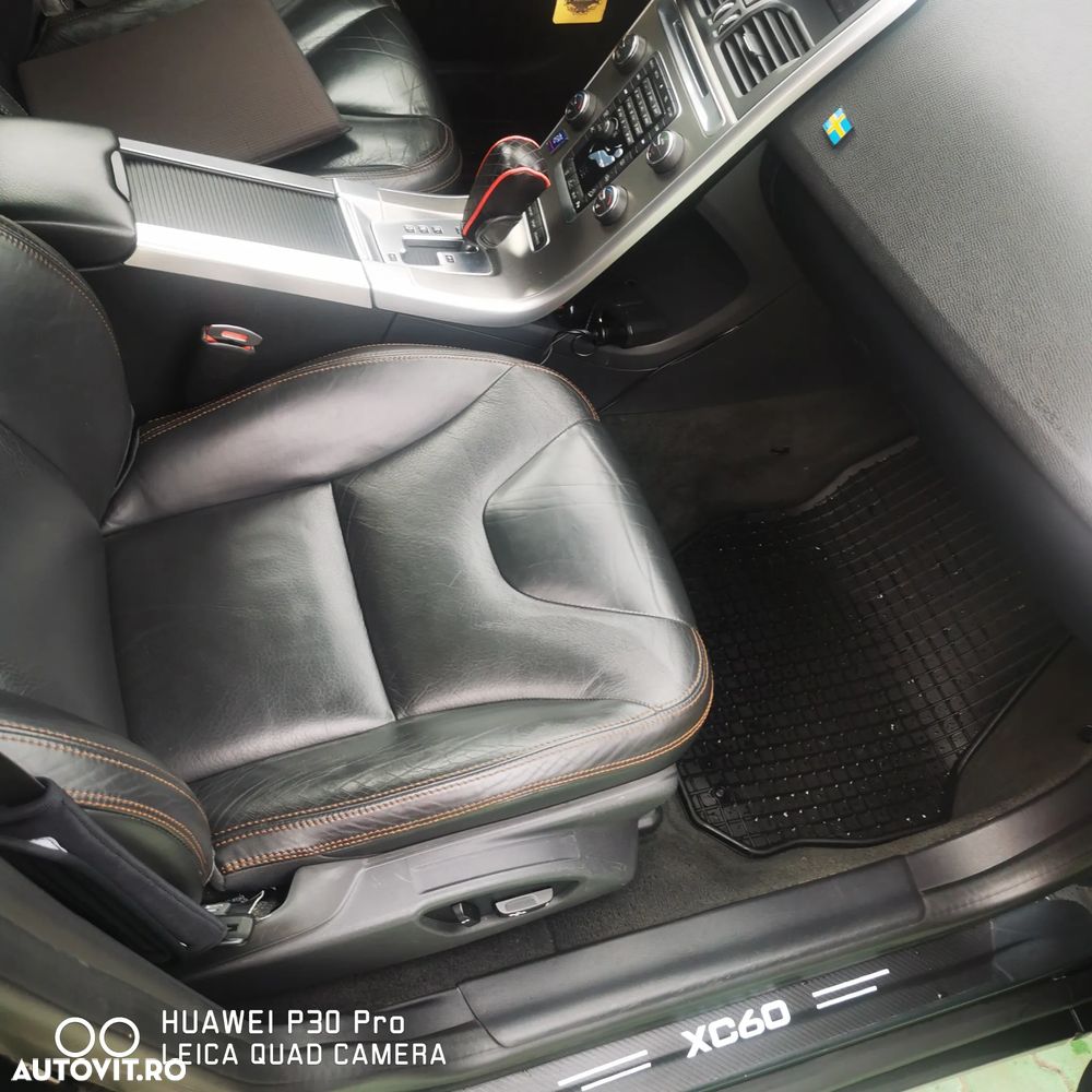 Volvo XC 60 D5 AWD Rdesign - 9