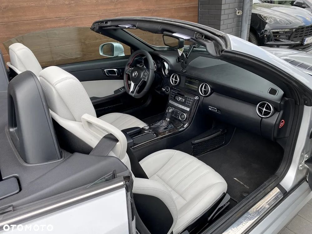Mercedes-Benz SLK 200 (BlueEFFICIENCY) 7G-TRONIC - 26