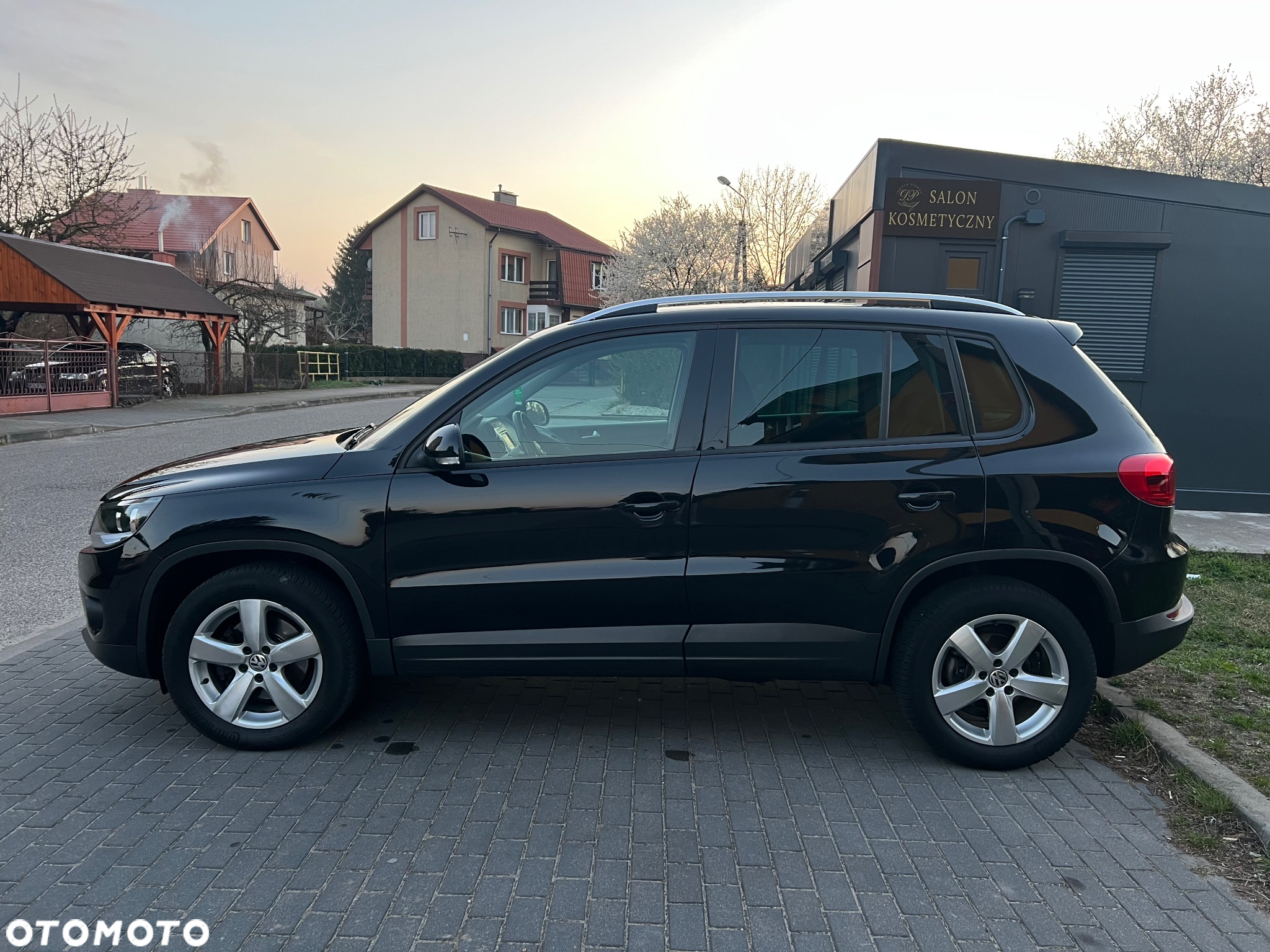 Volkswagen Tiguan 2.0 TDI DPF BlueMotion Technology Exclusive - 5