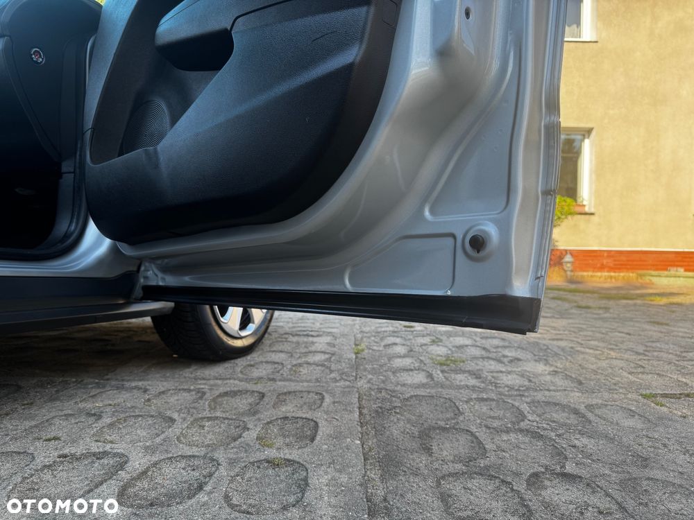 Ford Tourneo Courier 1.0 EcoBoost S&S Ambiente - 17