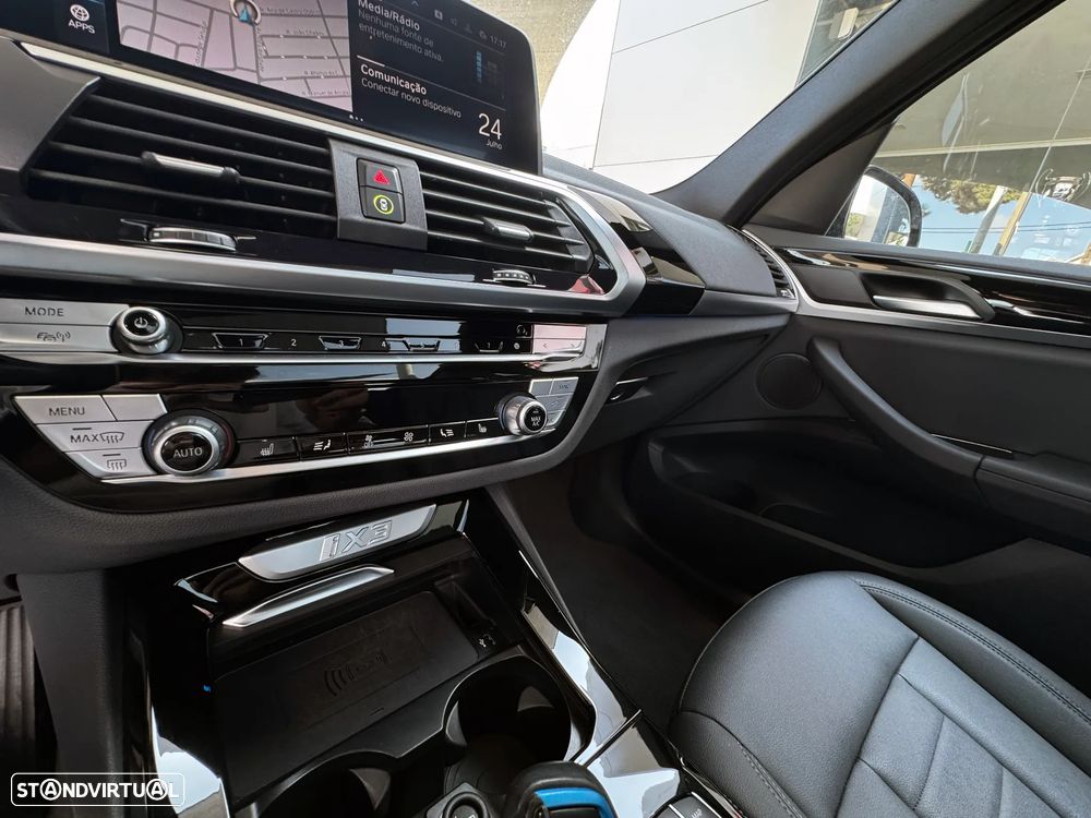 BMW iX3 Inspiring - 12