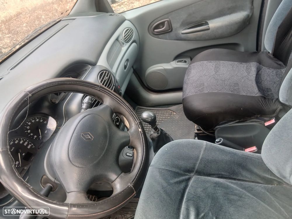Renault Mégane Scénic - 7