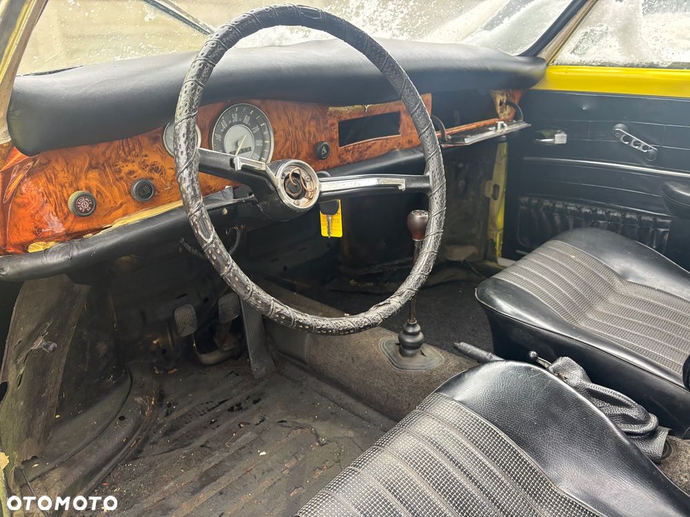 Volkswagen Karmann Ghia - 19