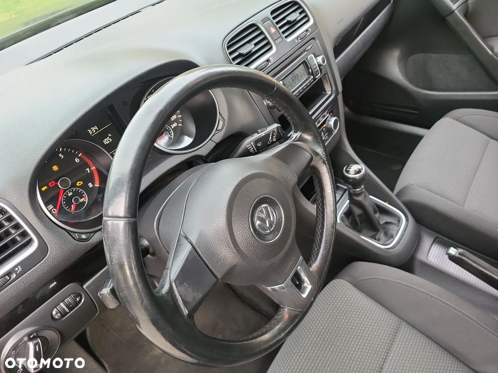 Volkswagen Golf - 31