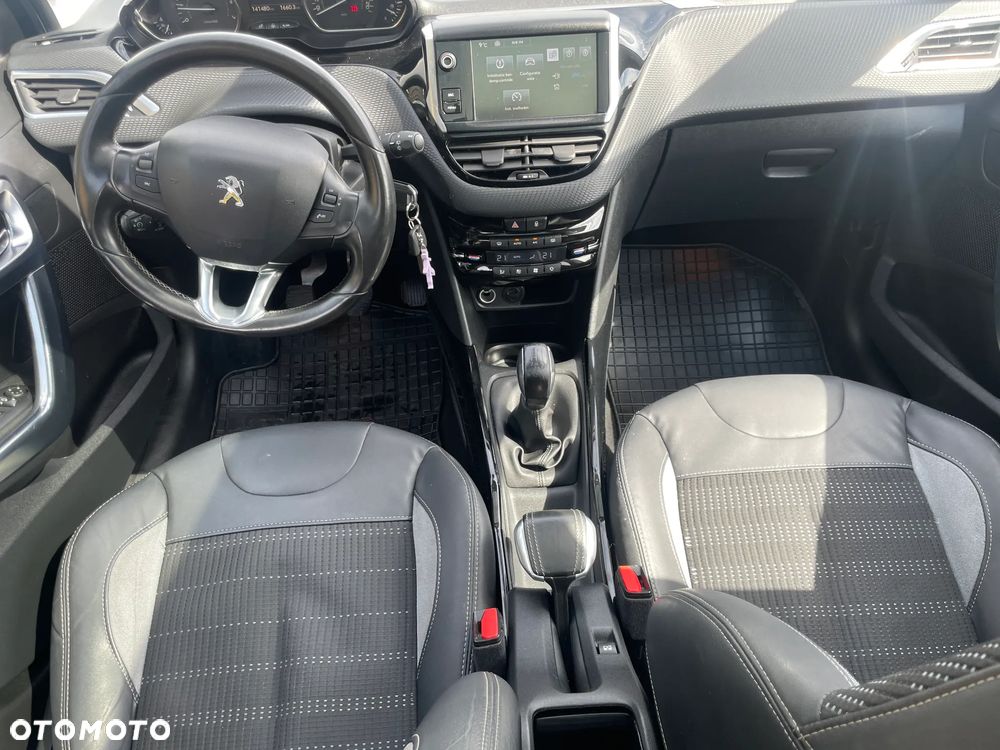 Peugeot 2008 1.2 Pure Tech Style EU6 - 5