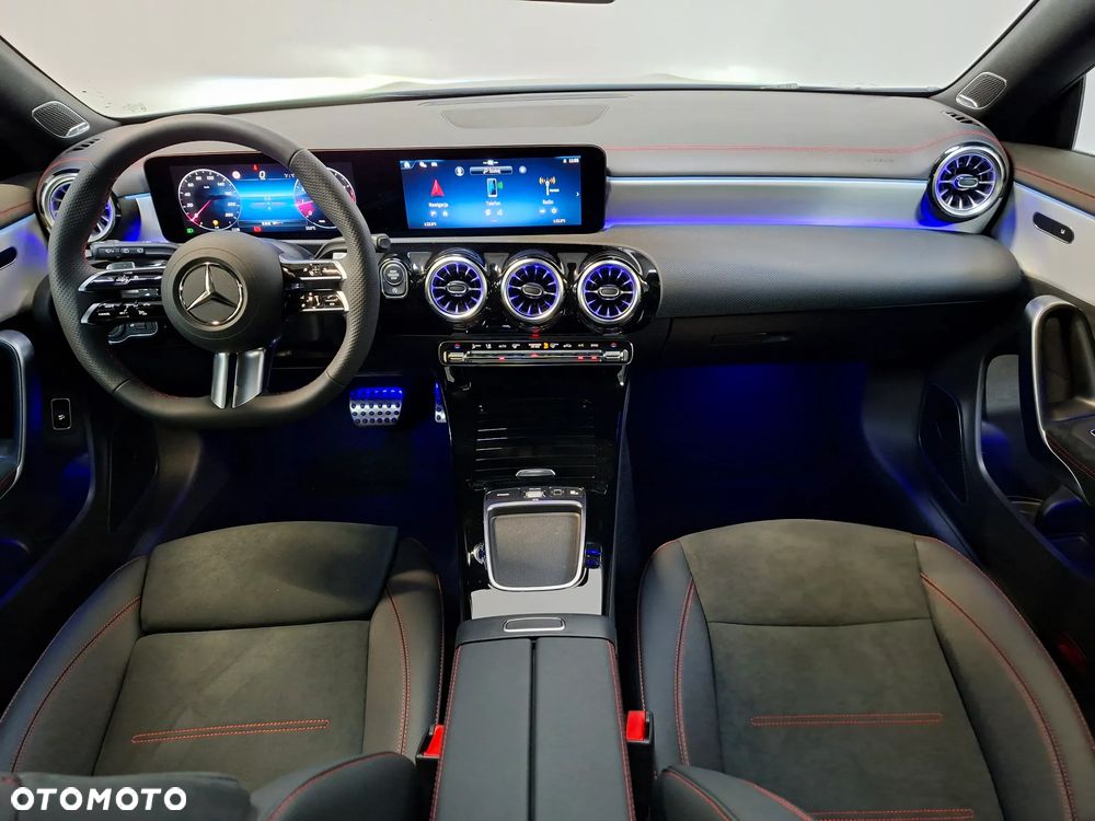 Mercedes-Benz CLA 200 AMG Line 7G-DCT - 3