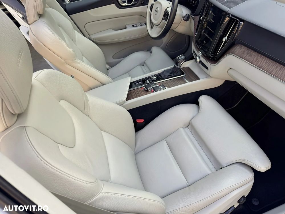 Volvo XC 60 - 32