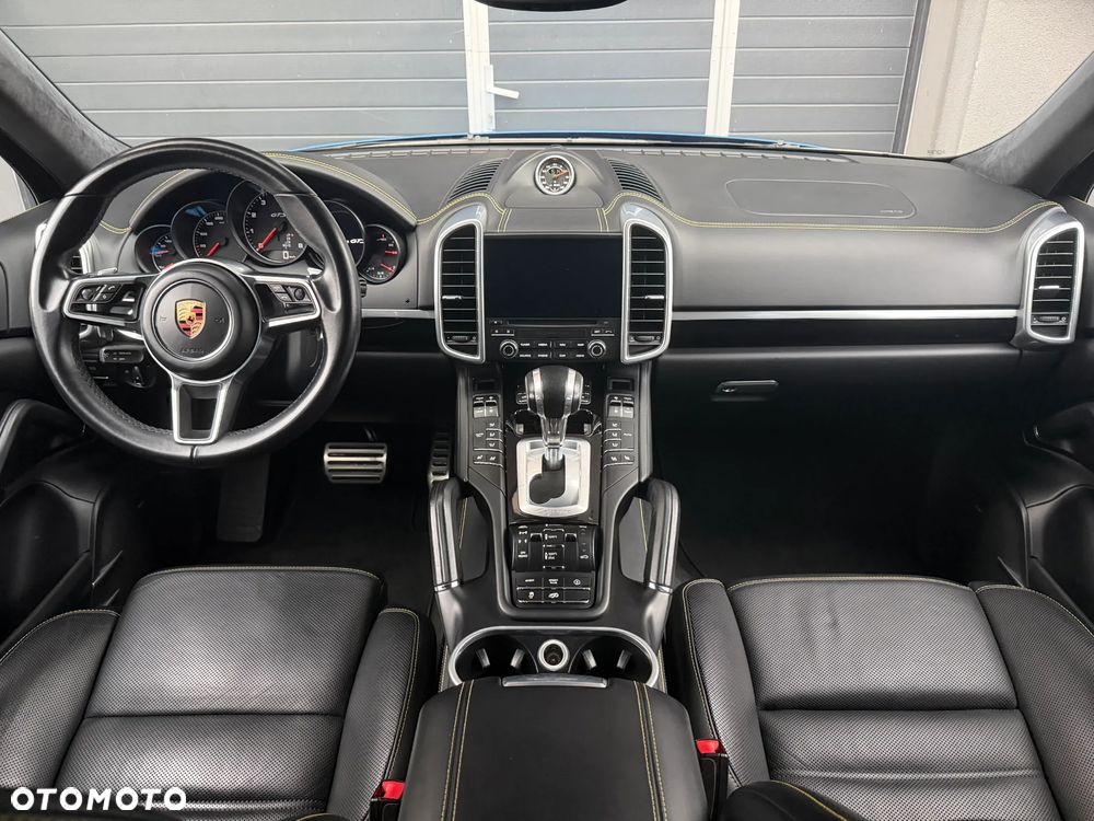 Porsche Cayenne - 8