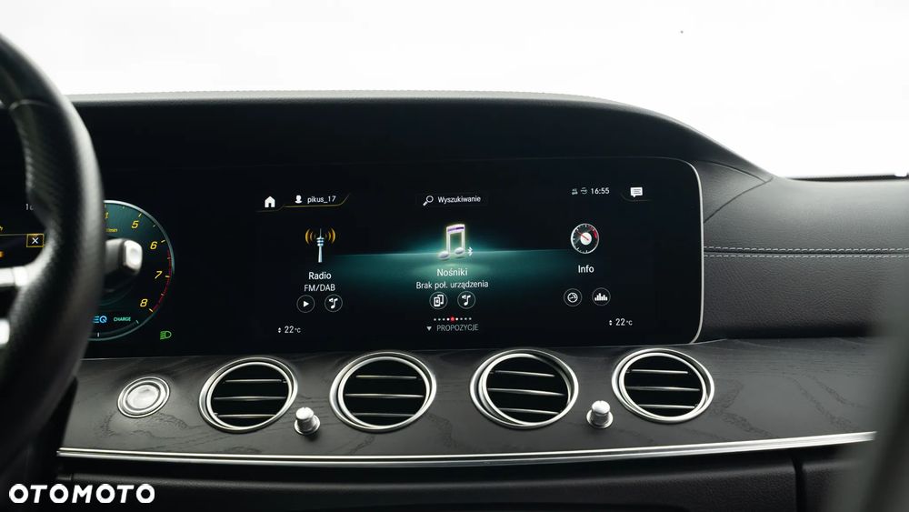Mercedes-Benz Klasa E 300 9G-TRONIC AMG Line - 13