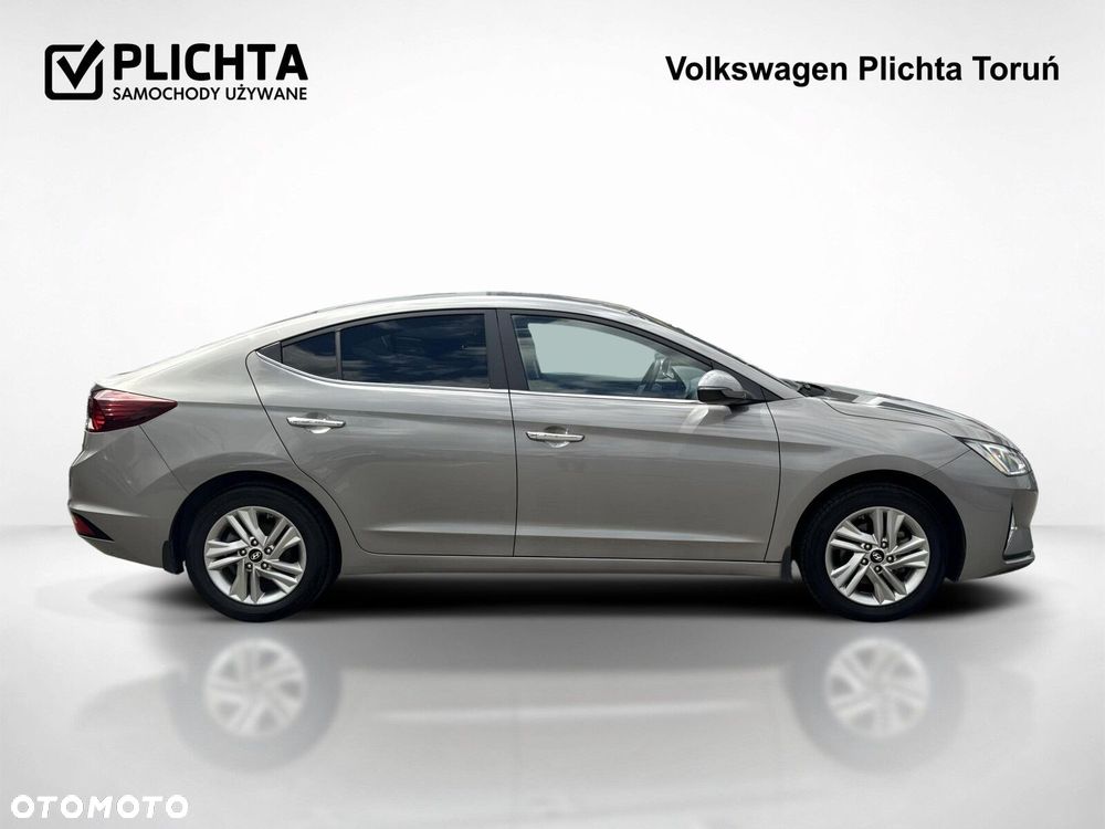 Hyundai Elantra 1.6 Comfort - 6