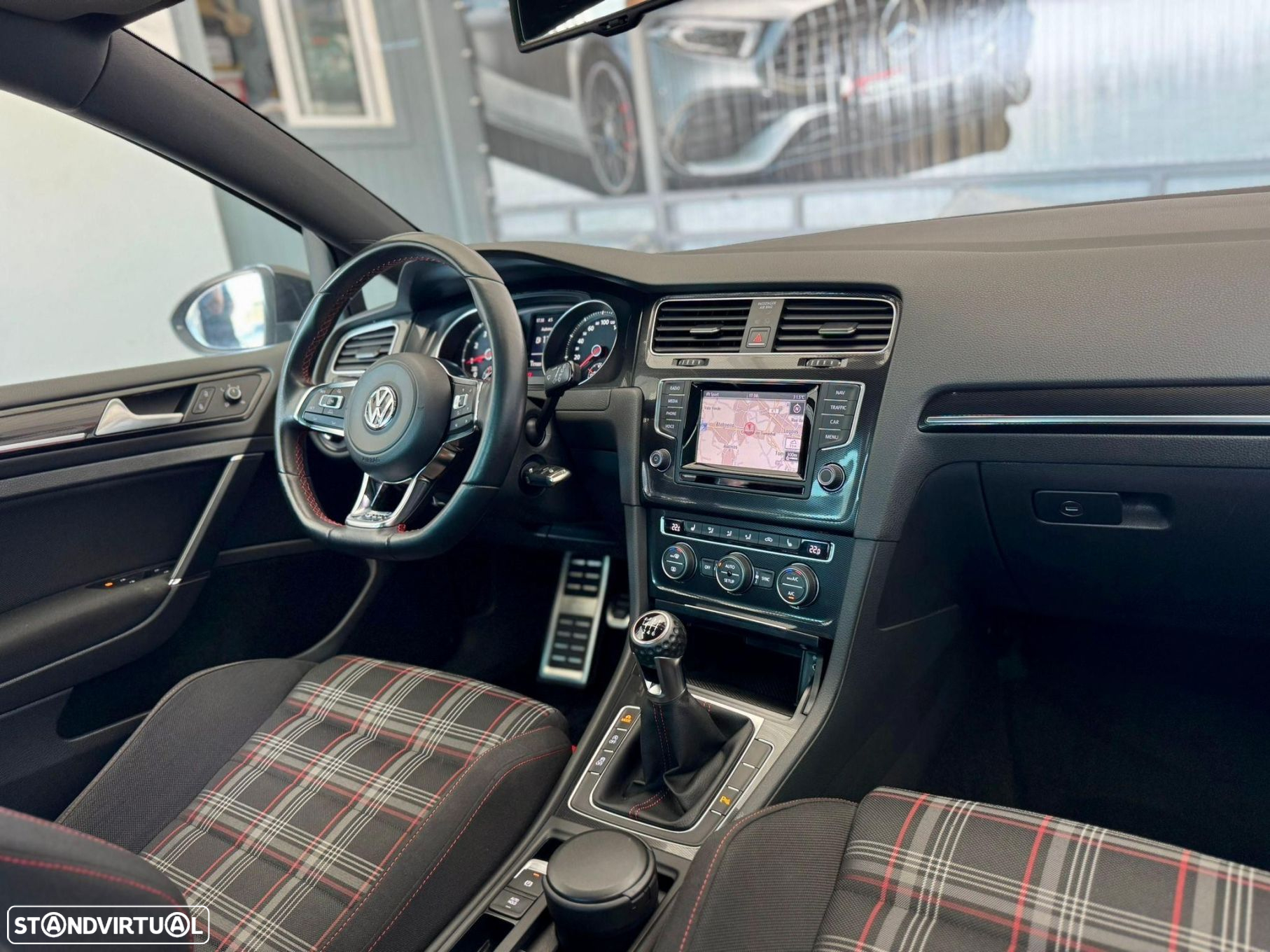 VW Golf 2.0 TSi GTi Performance - 13