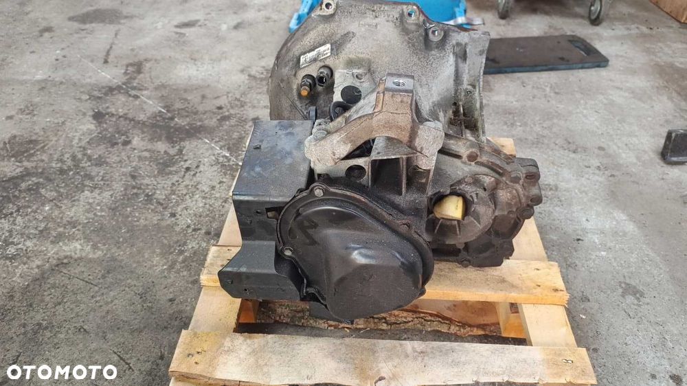 Skrzynia biegów manualna 5 biegów Ford FOCUS MK3 1.6 16v 125km CV6R-7002-BB - 5