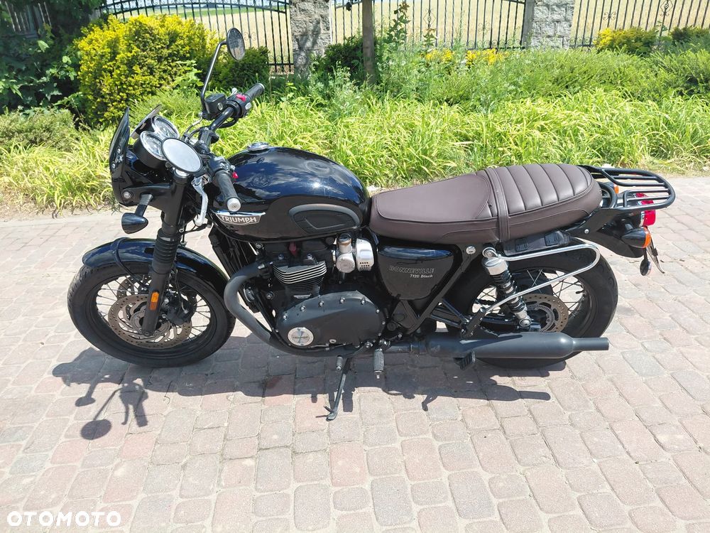 Triumph Bonneville - 2