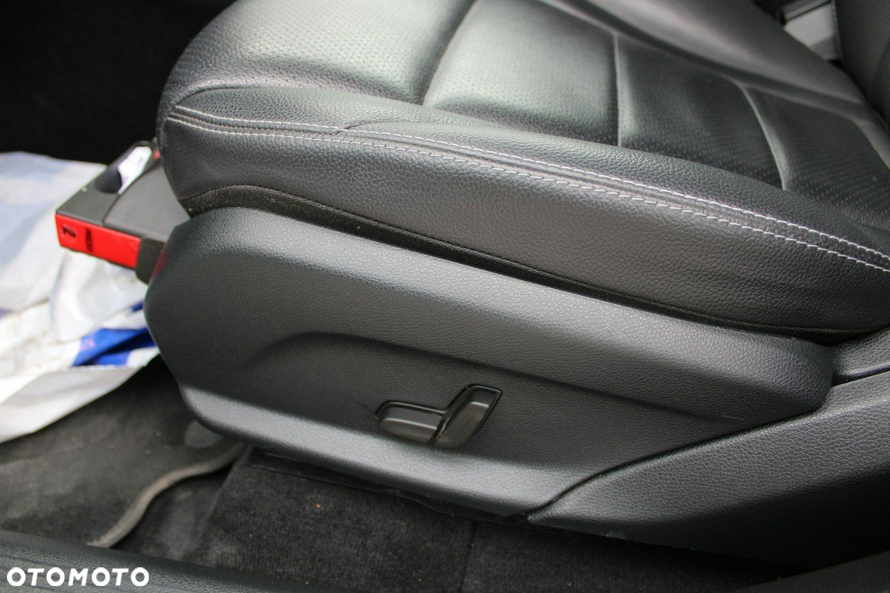 Mercedes-Benz GLC - 24