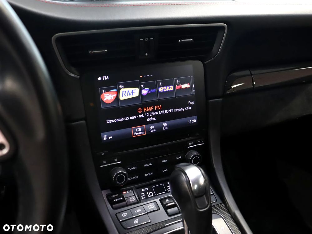 Porsche 911 Carrera 4 GTS PDK - 26