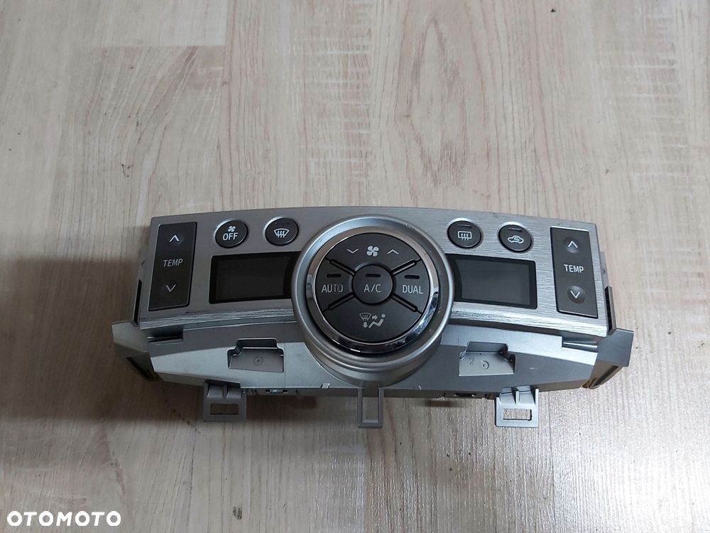 Toyota Verso 09 panel nawiewu klimatyzacji - 1