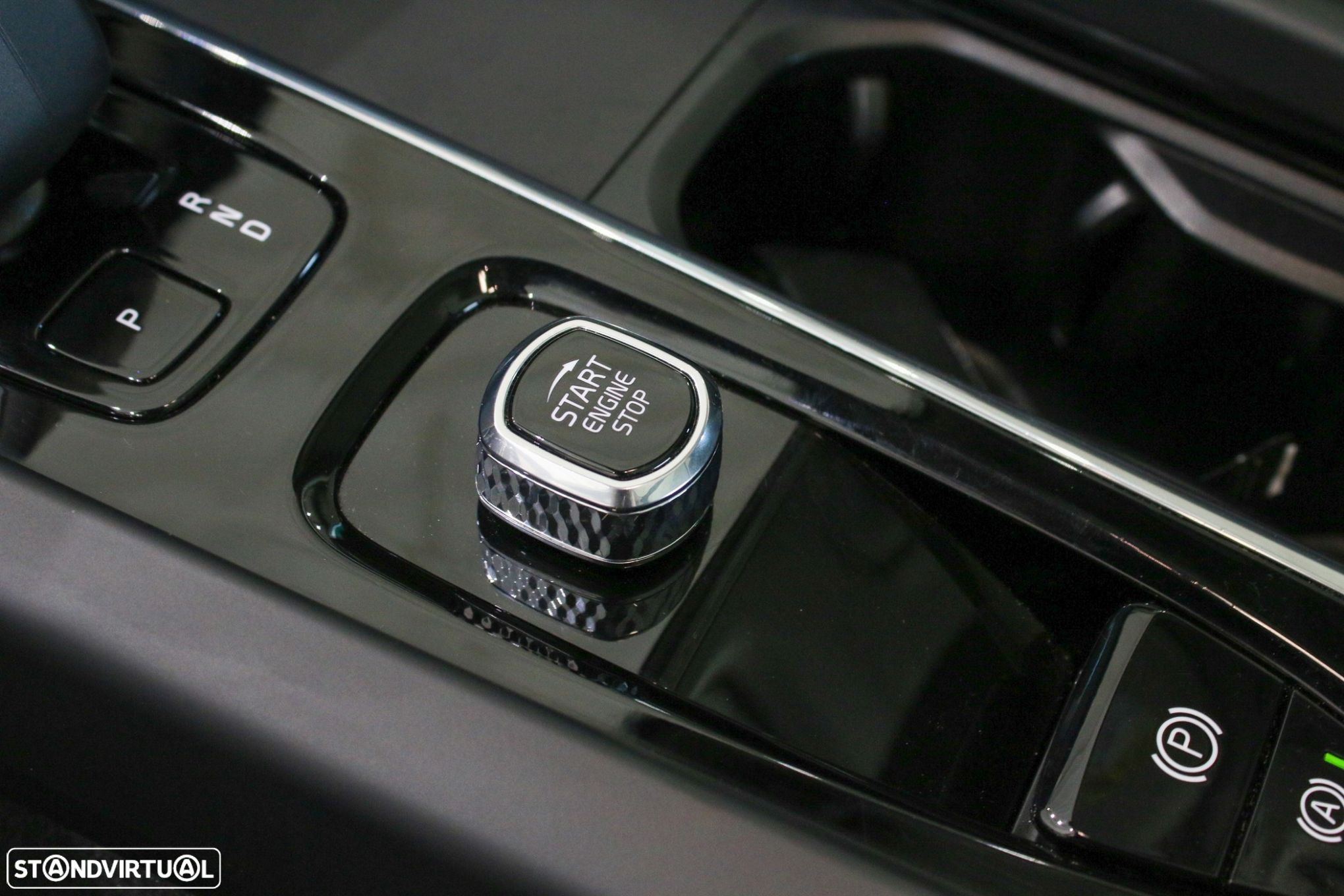 Volvo XC 60 2.0 T6 PHEV Black Edition AWD - 28