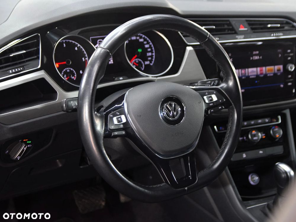 Volkswagen Touran 2.0 TDI SCR DSG Comfortline - 22