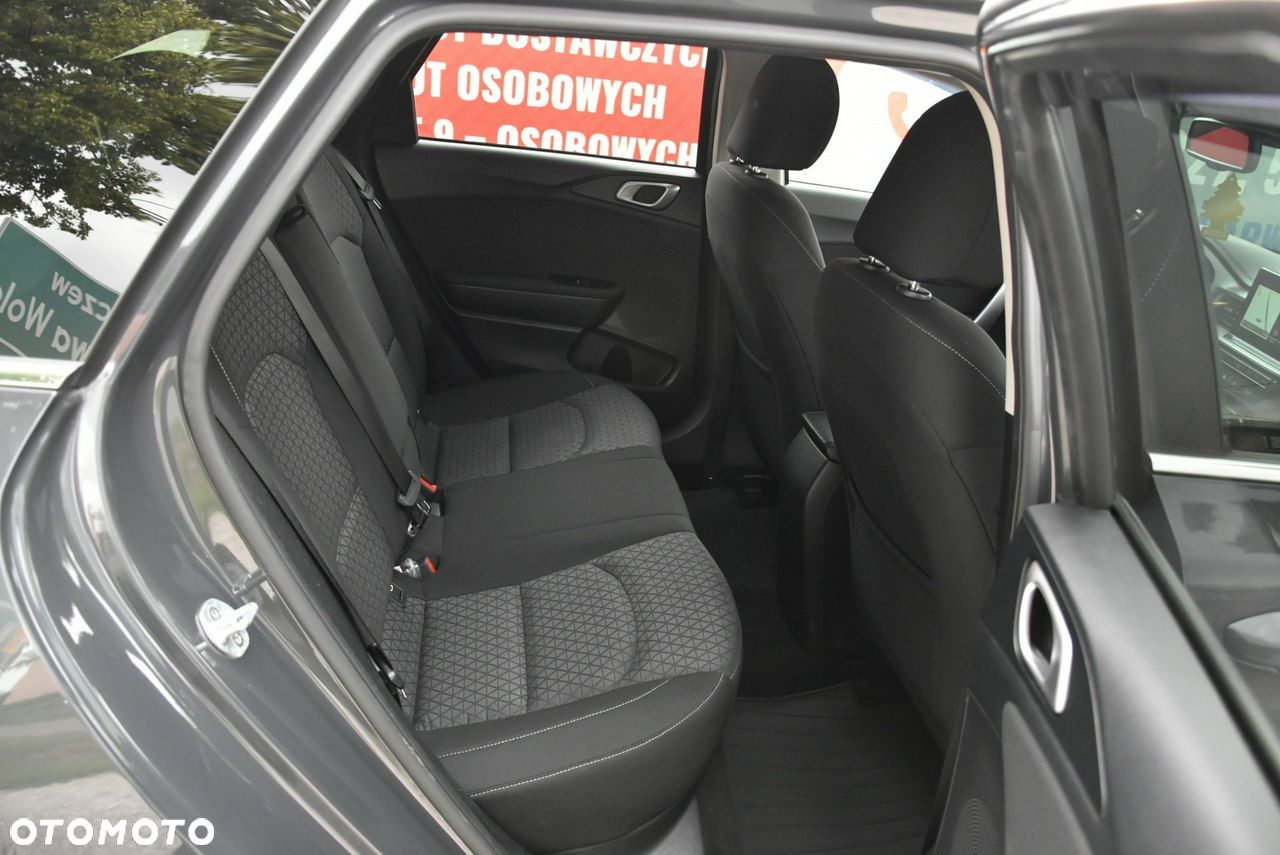 Kia Ceed - 13