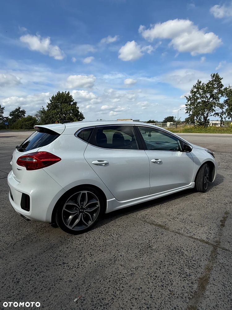 Kia Ceed - 12