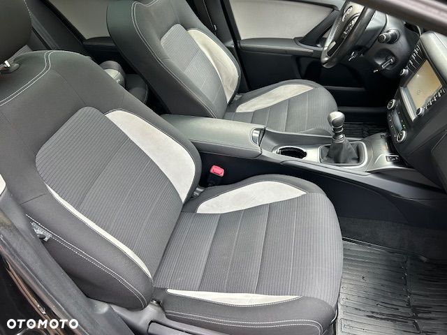 Toyota Avensis 2.0 D-4D Prestige - 11