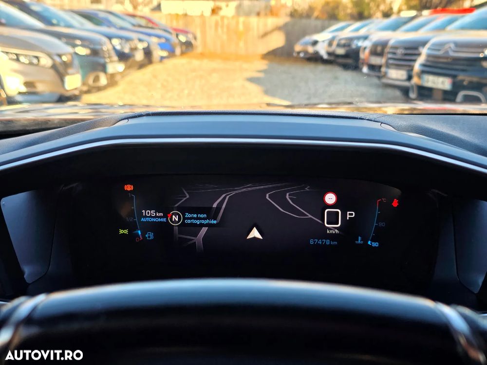 Peugeot 2008 PureTech 130 EAT8 GT Pack - 26