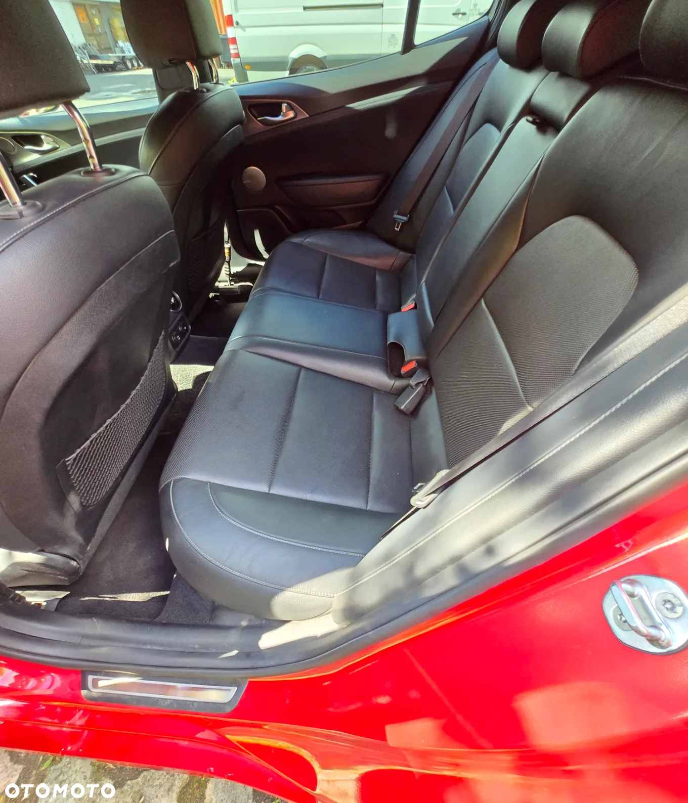 Kia Stinger - 10