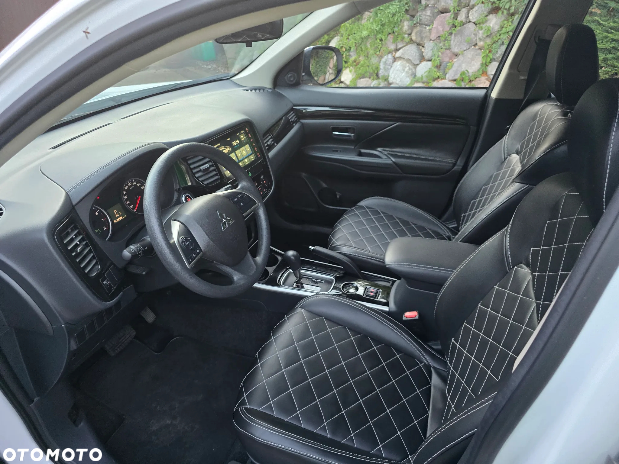 Mitsubishi Outlander 2.0 2WD CVT Invite - 6