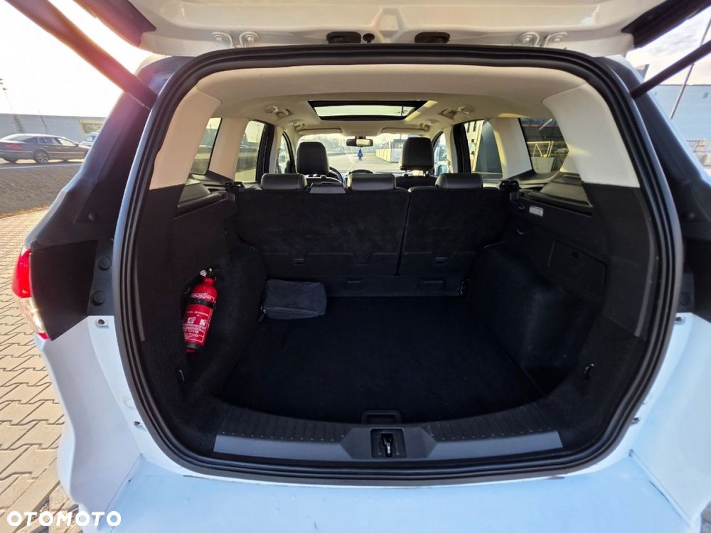 Ford Kuga - 28