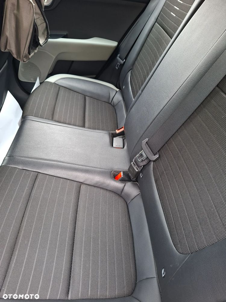 Kia Stonic 1.4 L - 8