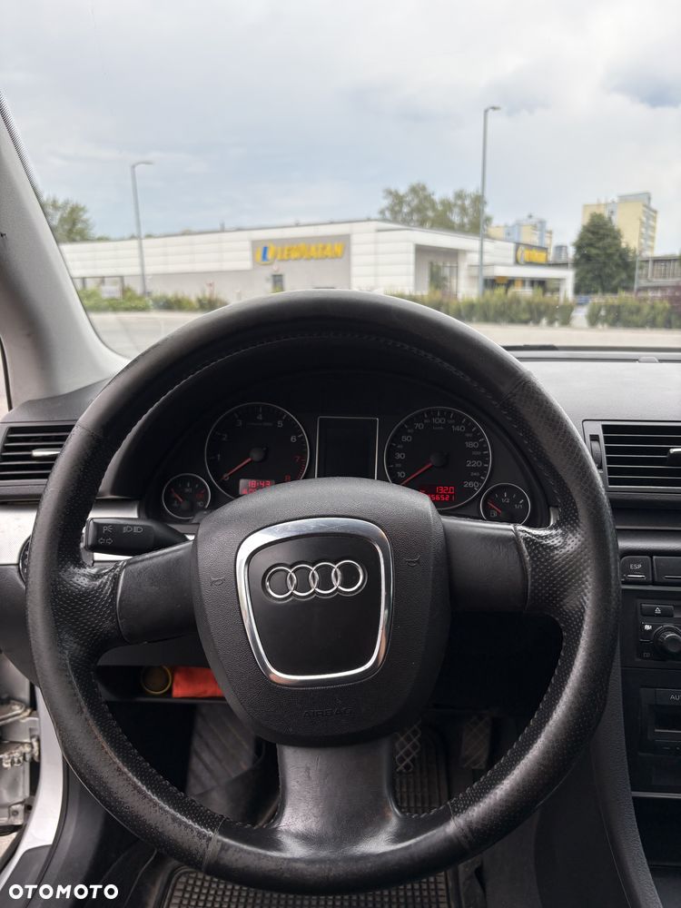 Audi A4 Limousine - 17