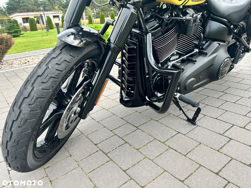 Harley-Davidson Softail Street Bob - 12