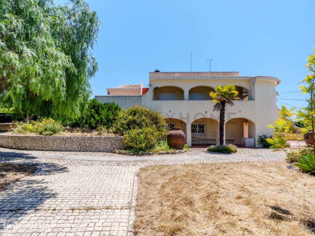 Moradia Isolada T4 com Cave e Terreno de 5.960 m² - Grande imagem: 3/48