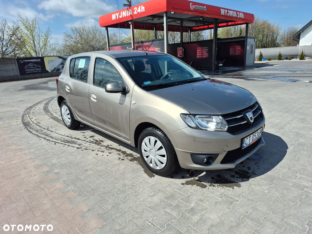 Dacia Sandero 1.2 16V Laureate EU6 - 4