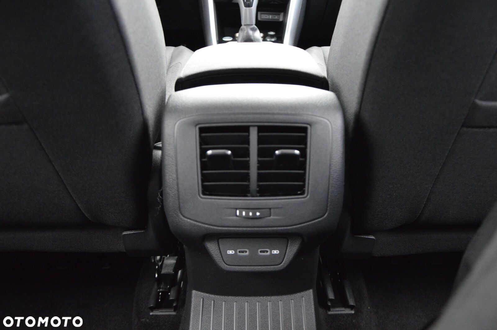 Volkswagen T-Roc - 22