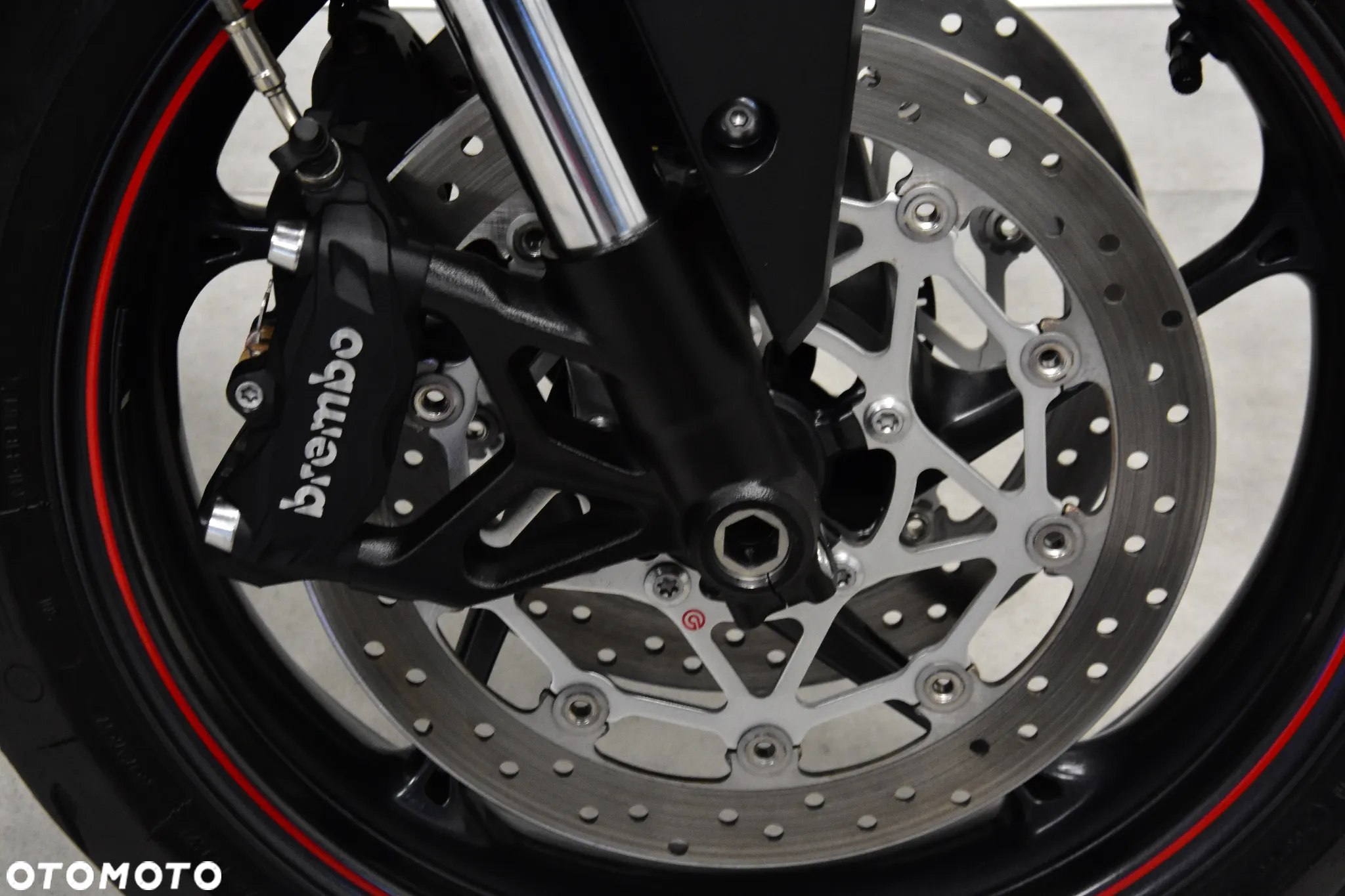 Triumph Street Triple - 25