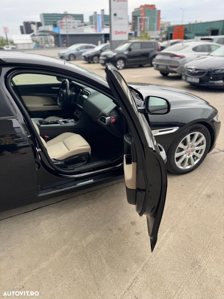 Jaguar XE 20d Aut. Portfolio - 17