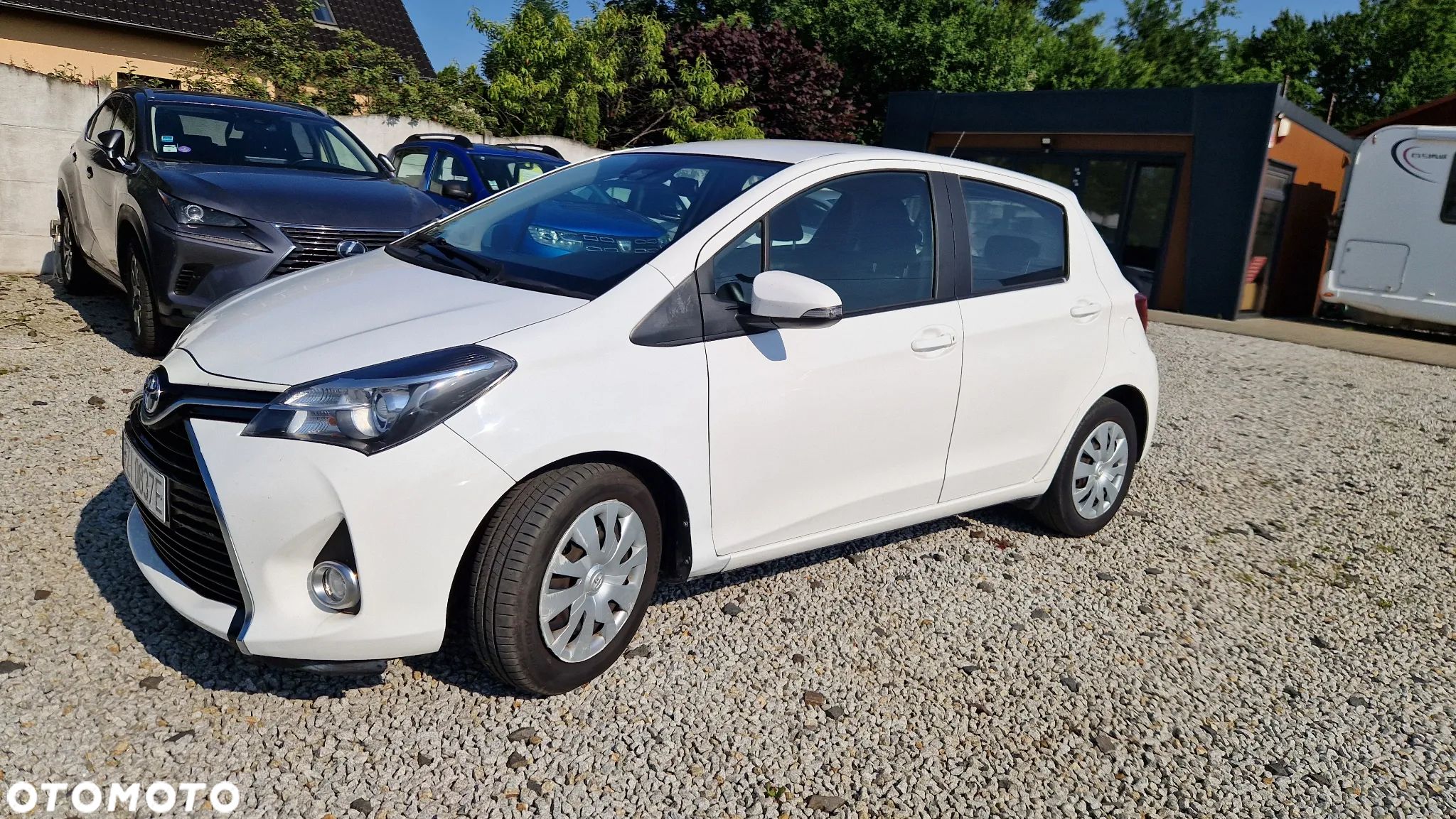 Toyota Yaris Hybrid 100 Business Edition - 1