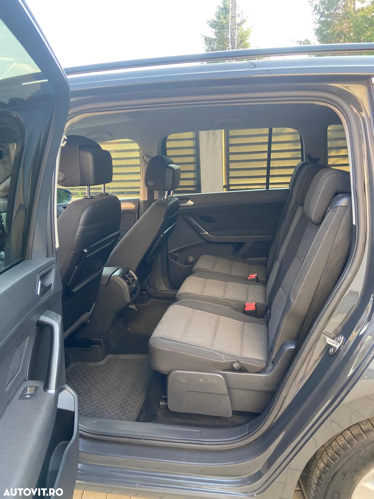 Volkswagen Touran 2.0 TDI DSG Highline - 6