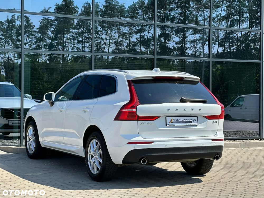 Volvo XC 60 B4 D AWD Geartronic Momentum Pro - 8