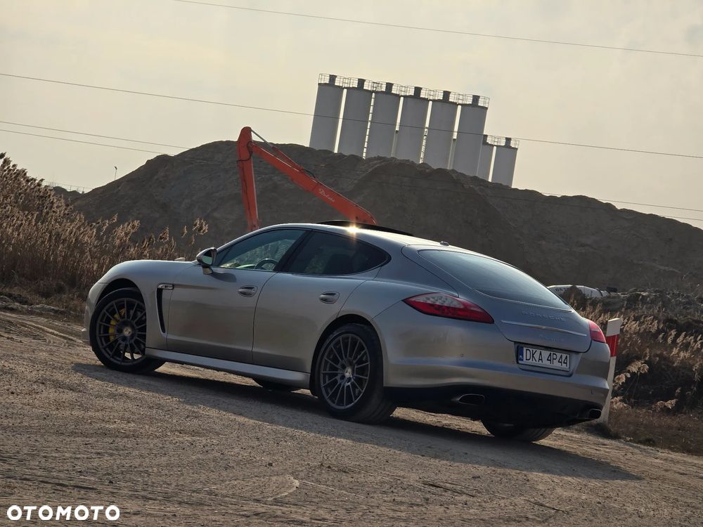 Porsche Panamera 4 PDK Edition - 28