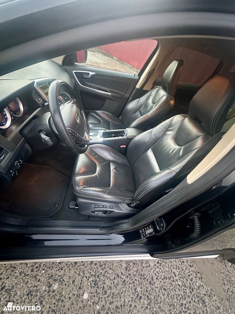 Volvo XC 60 D5 AWD Aut. RDesign - 5