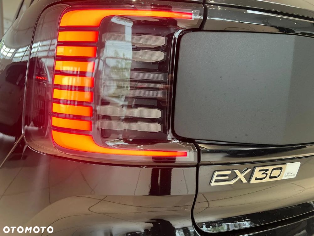 Volvo EX30 Twin Motor Performance AWD Ultra - 16