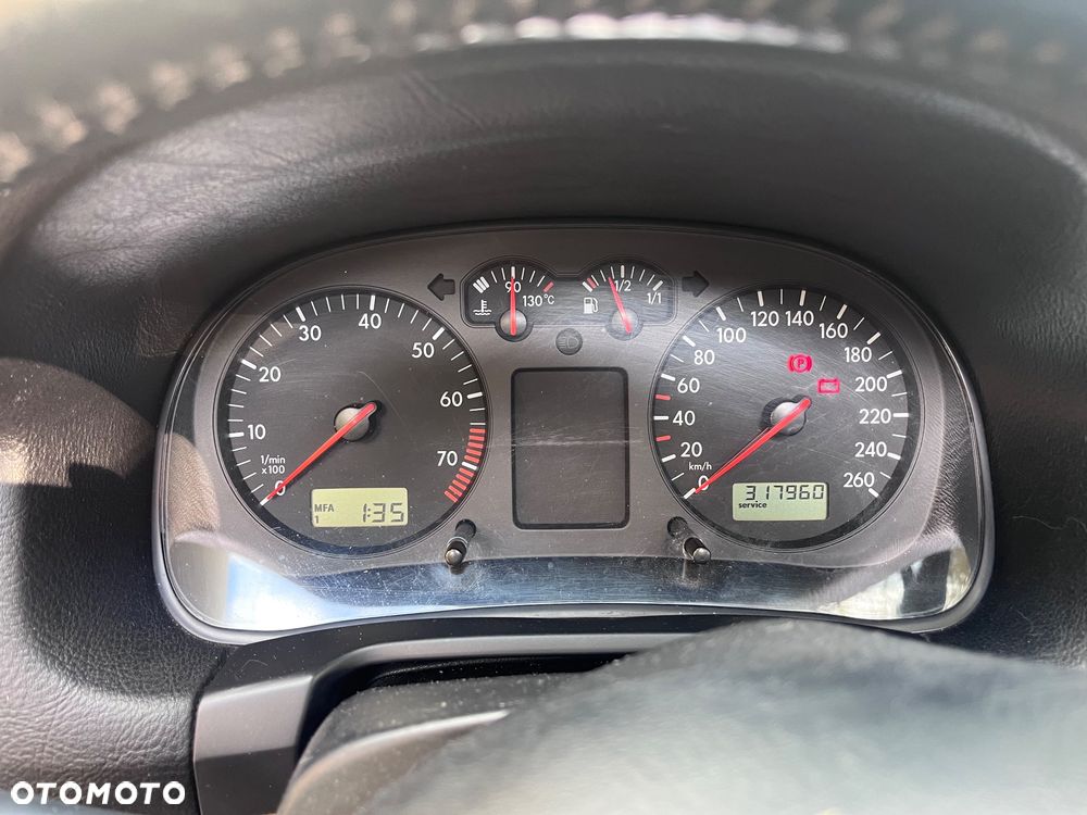 Volkswagen Golf 1.8 20V Turbo GTI - 12