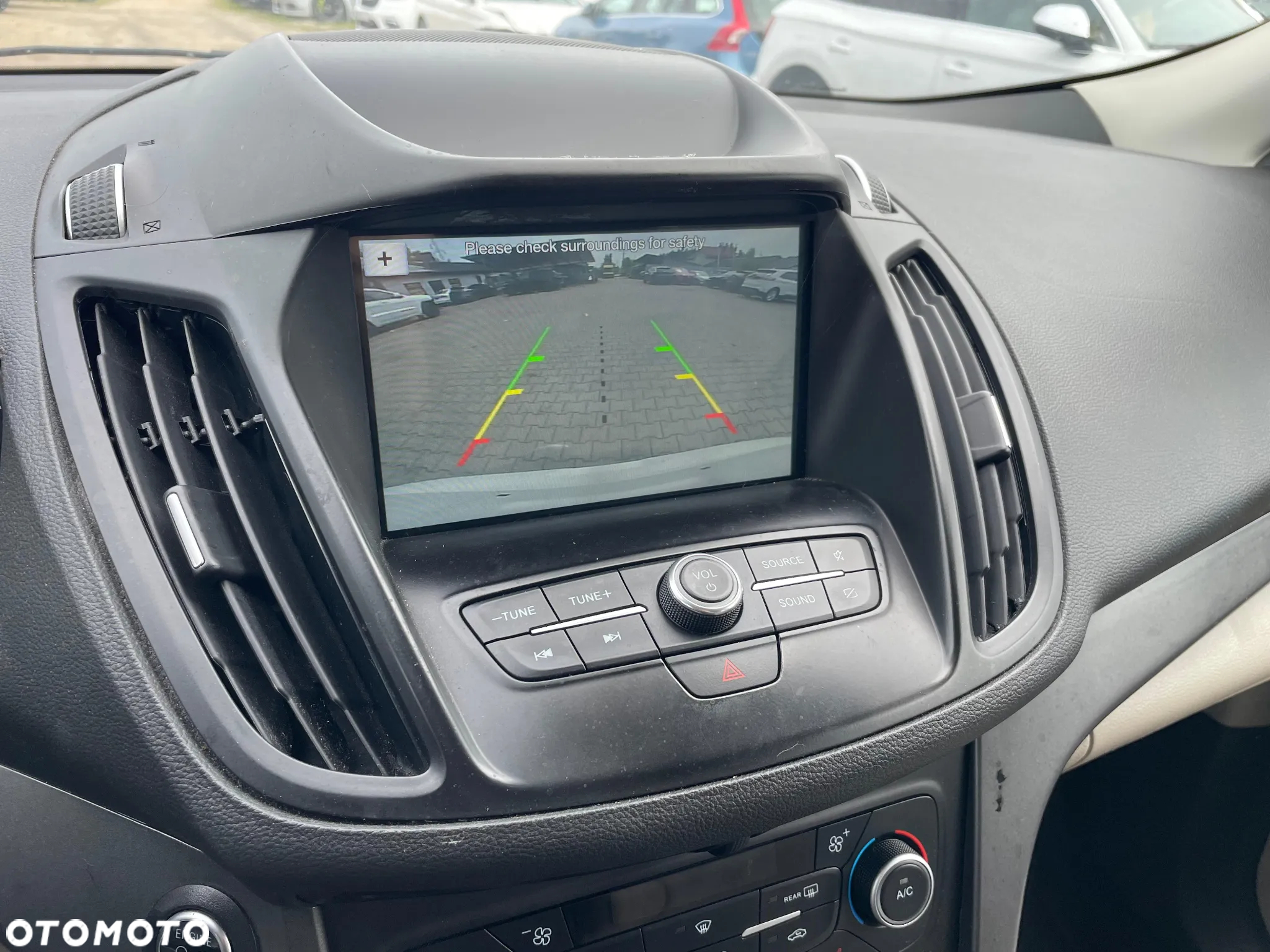 Ford Kuga - 11